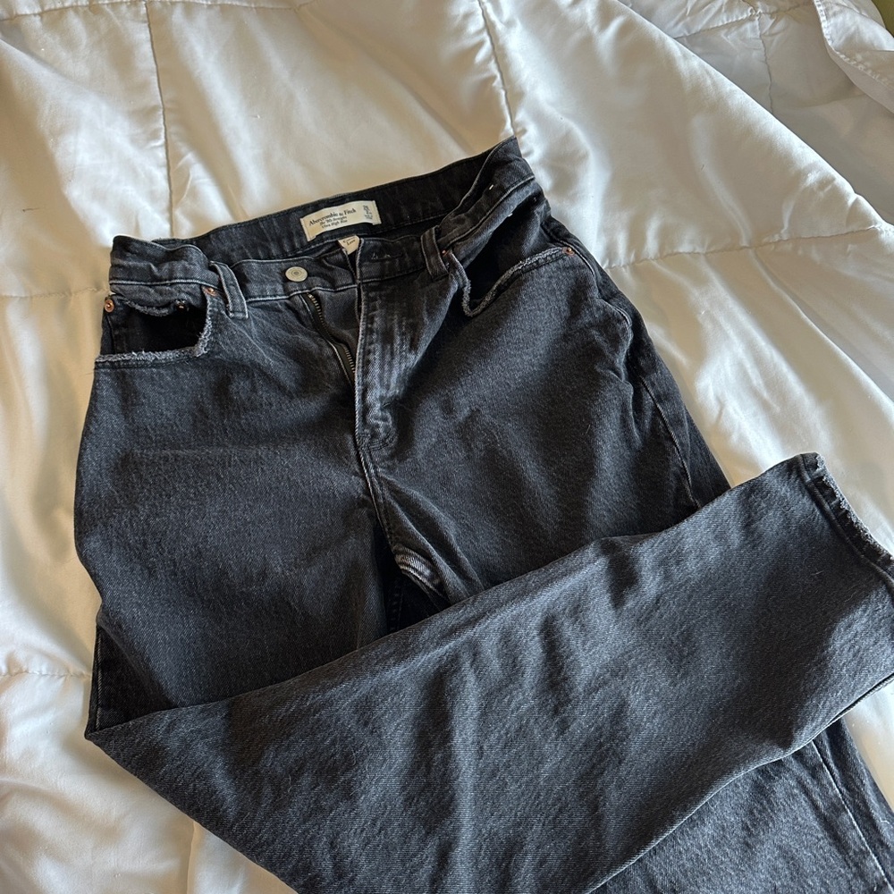 Abercrombie Curve Love straight leg jeans (extra short)